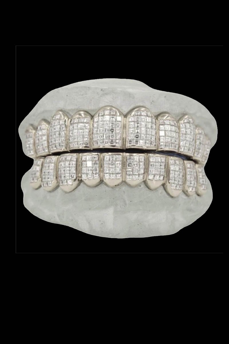 VVS Luxury Iced-Out Teeth Gryllz